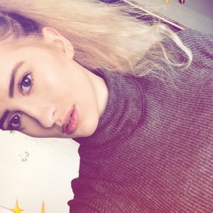 Meet your Posher, Brielle